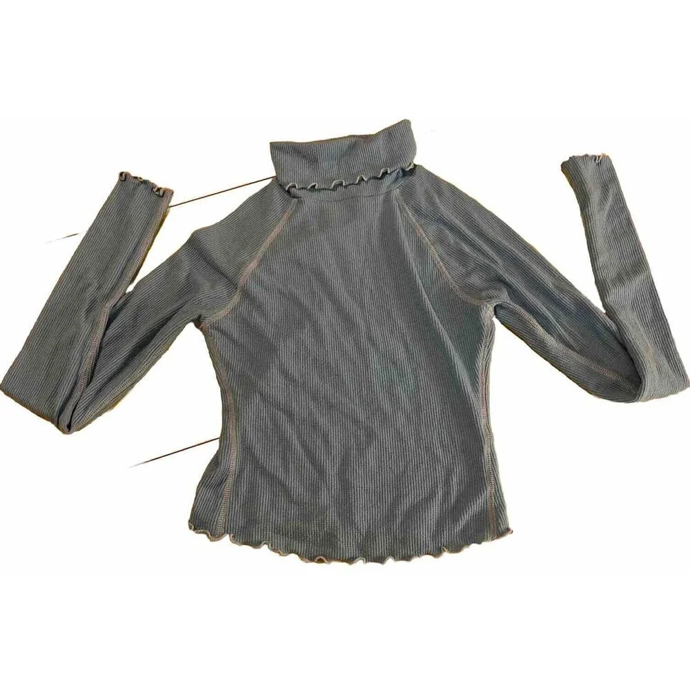 Out from under Frilly Turtle Neck Y2K 00s Vibes‎ l/s blue comfy cozy top small